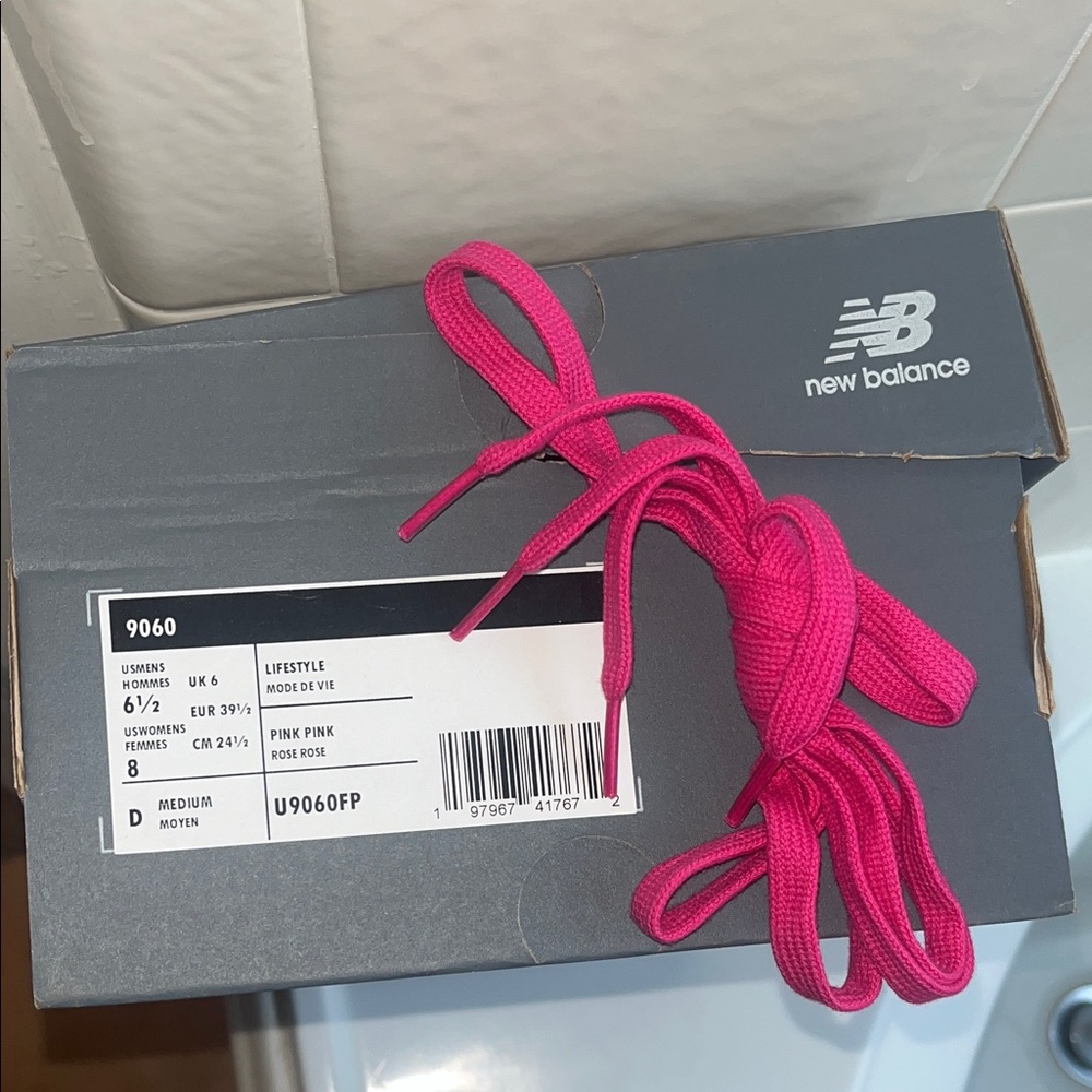 New Balance 9060 Fuchsia and White sneakers - Picture 5 of 5